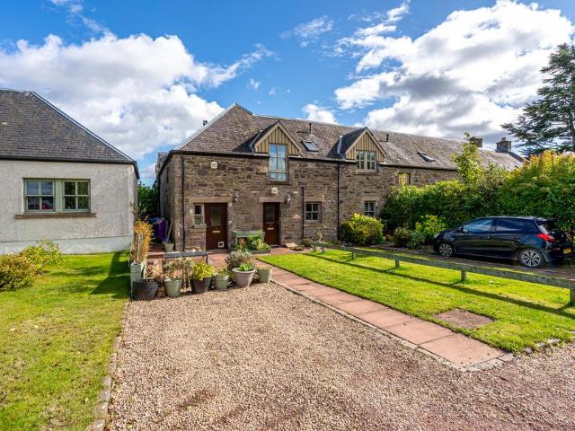 Flat for sale in Fowlis, Scotland
