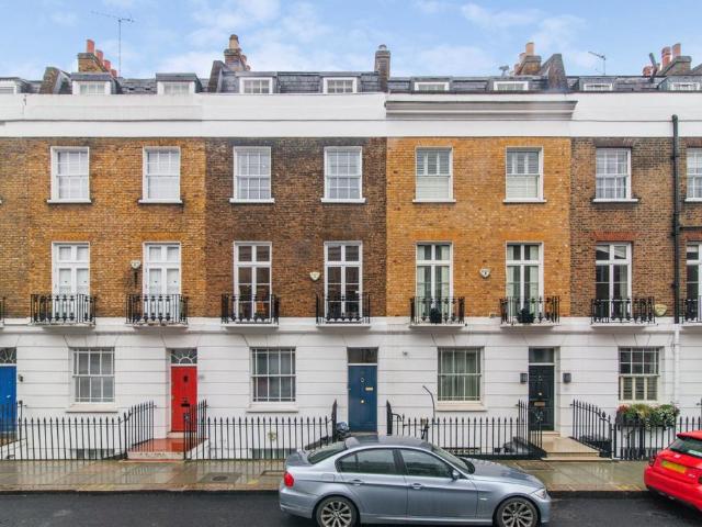 Flat for sale in Chelsea, Greater London