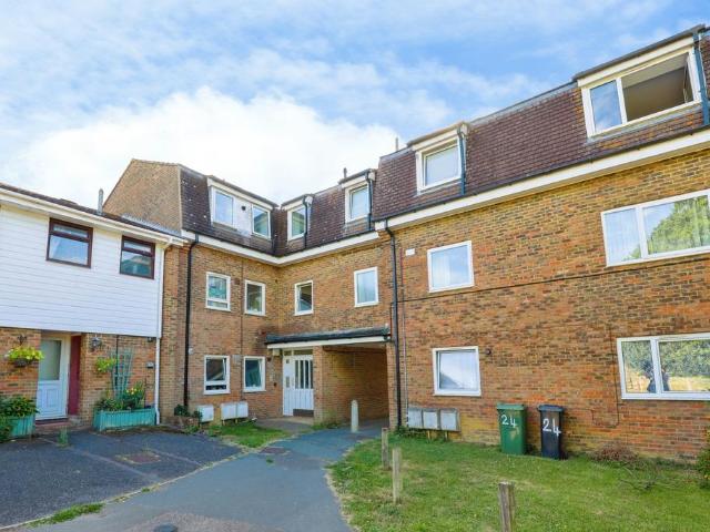 Flat for sale in Midway, Kent