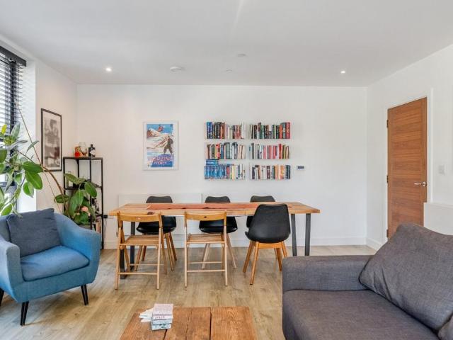 Flat for sale in Brixton, Greater London