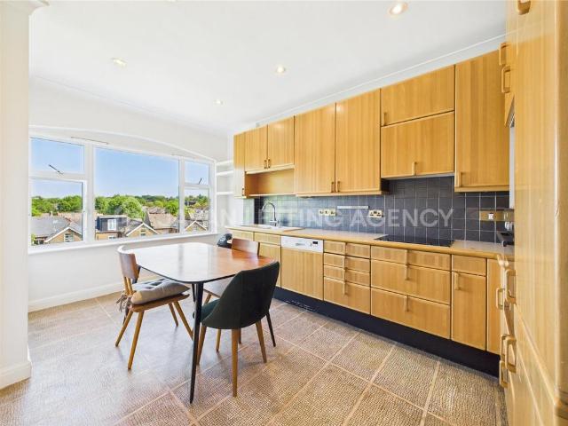 Flat for sale in London Borough of Ealing, Greater London