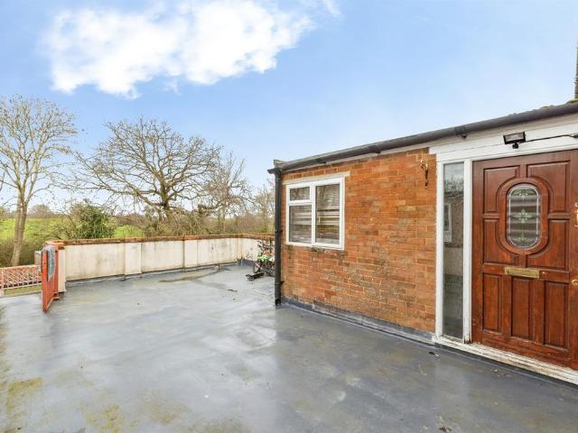 Flat for sale in Bushey