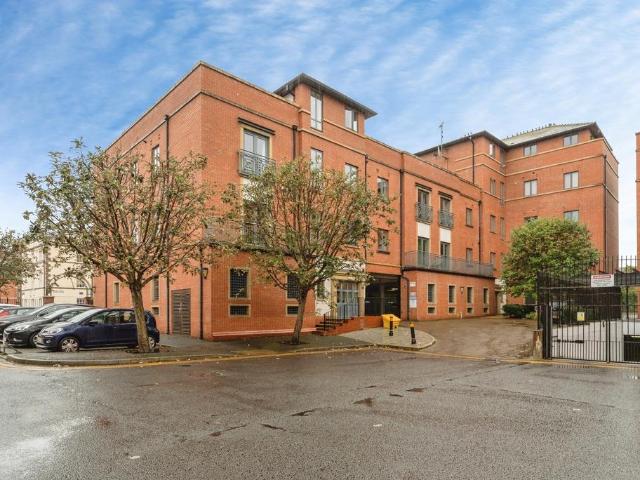 Flat for sale in Newtown, Chester