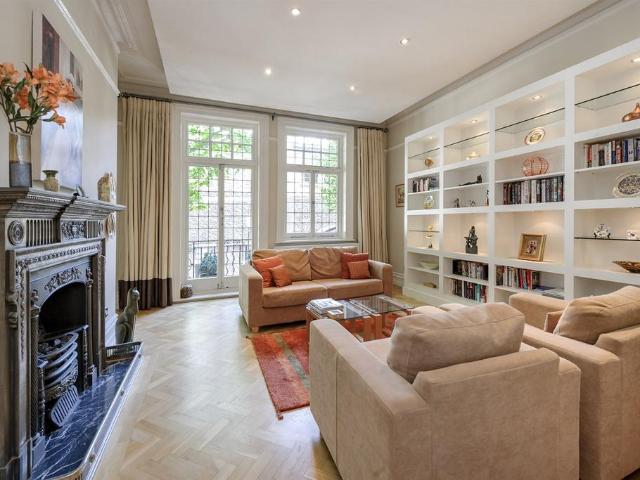 Flat for sale in Kensington, Isle Of Man