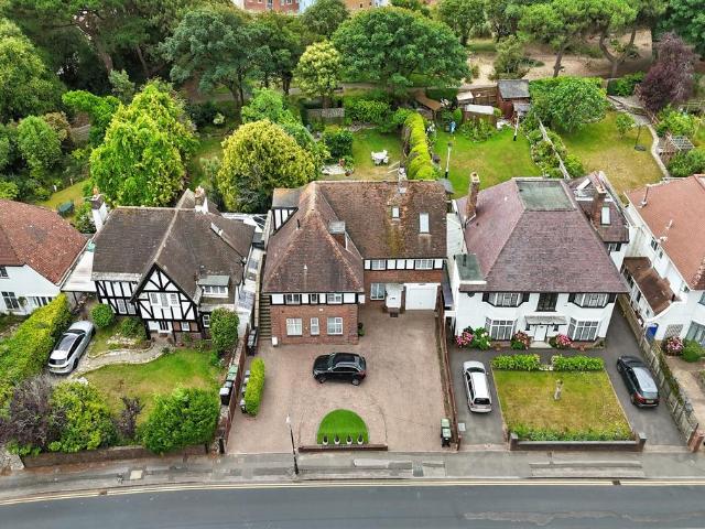 Flat for sale in Boscombe, Bournemouth