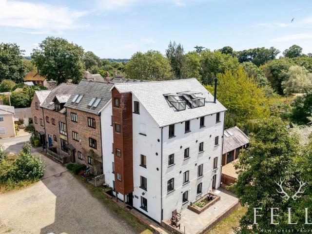 Flat for sale in Ashurst Bridge, Hampshire