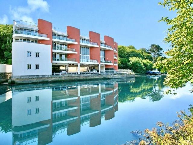 Flat for sale in Newham, Penweathers