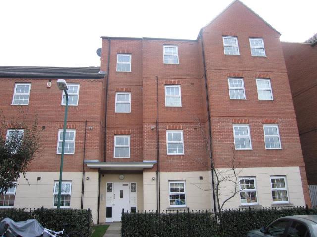 Flat for sale in Woodston, Peterborough