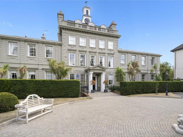 Flat for sale in Esher, Elmbridge