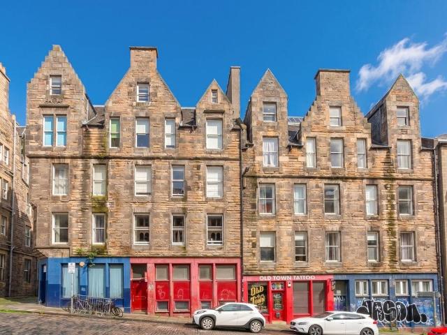 Flat for sale in Old Town, Scotland