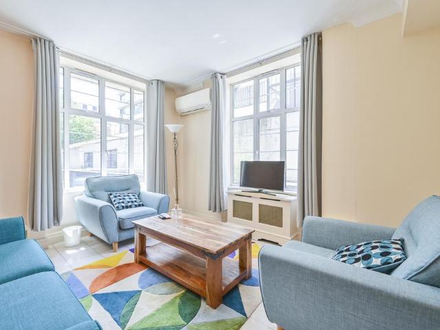 Flat for sale in Paddington, Greater London