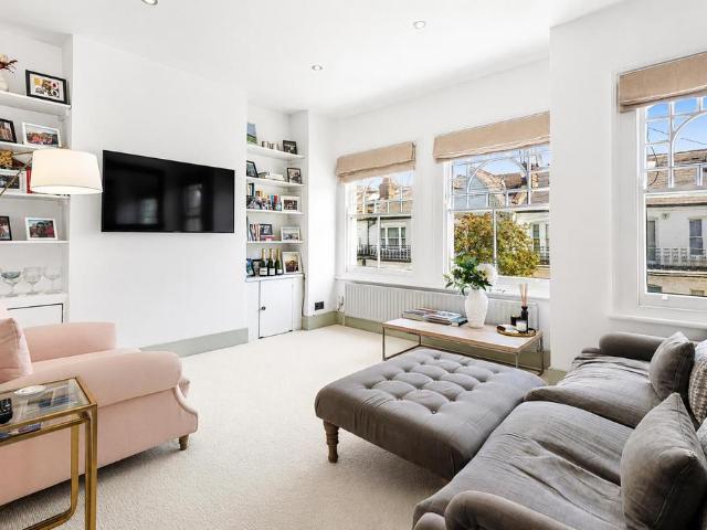 Flat for sale in Fulham, Sands End