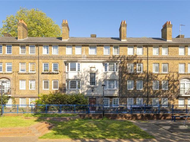 Flat for sale in Bethnal Green, Greater London