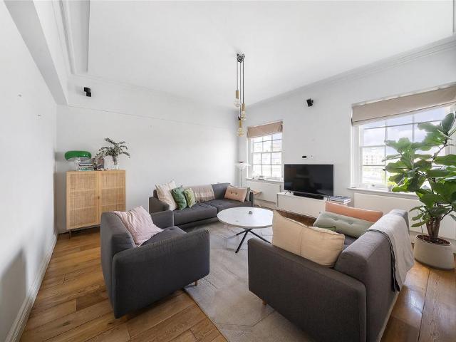 Flat for sale in Pimlico, Greater London