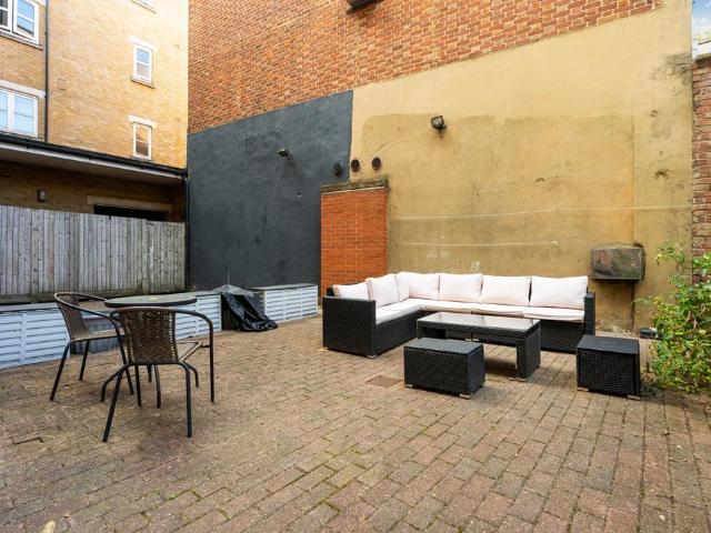 Flat for sale in London Borough of Tower Hamlets, Greater London