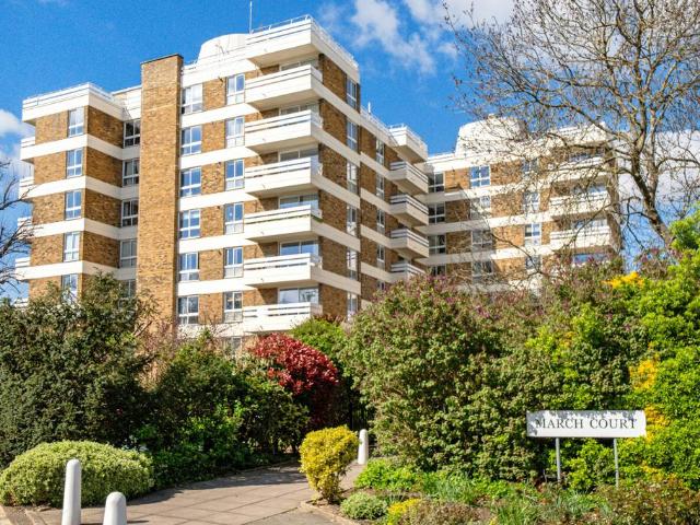 Flat for sale in Putney, Greater London