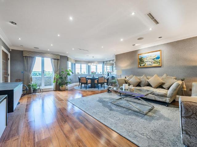 Flat for sale in Cockfosters, Isle Of Man