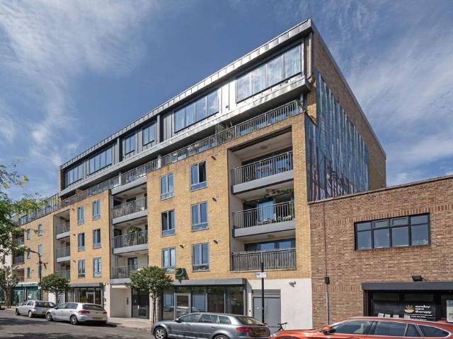 Flat for sale in Haggerston, De Beauvoir Town
