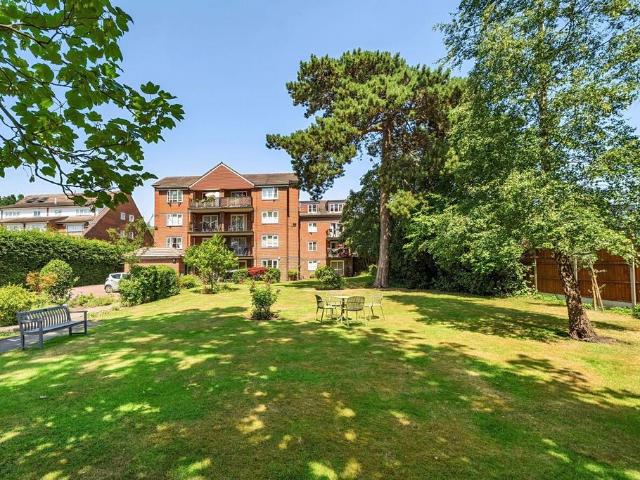 Flat for sale in Greater London