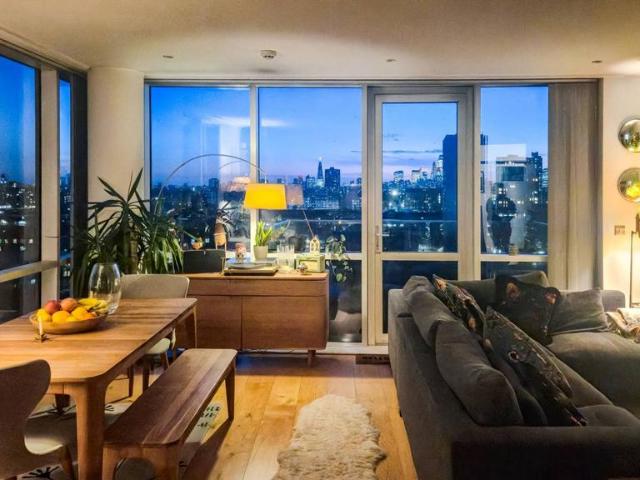 Flat for sale in Bromley-by-Bow, Poplar Grove