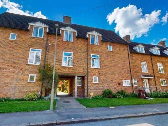 Flat for sale in Dromore, Oxfordshire