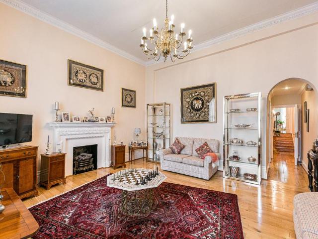 Flat for sale in South Kensington, Isle Of Man