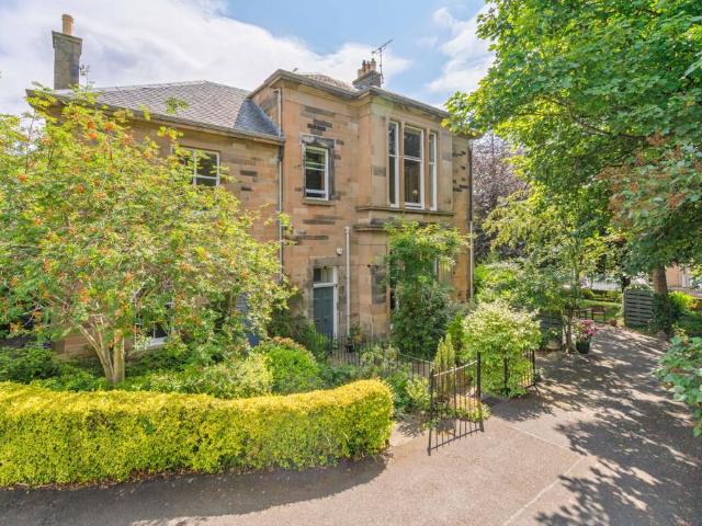 Flat for sale in Morningside, Scotland