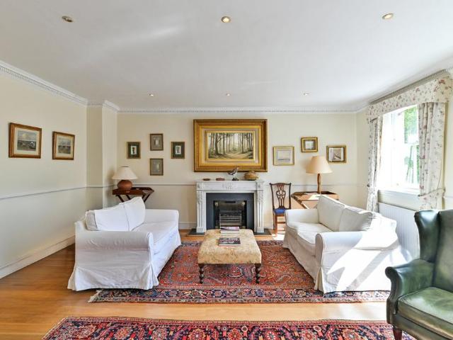 Flat for sale in Brompton, Greater London