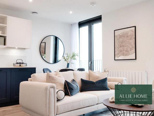 Flat for sale in West Ham, Greater London