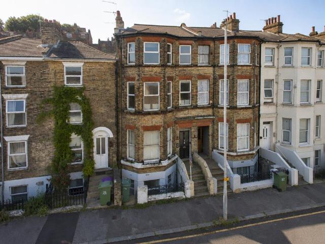 Flat for sale in Folkestone