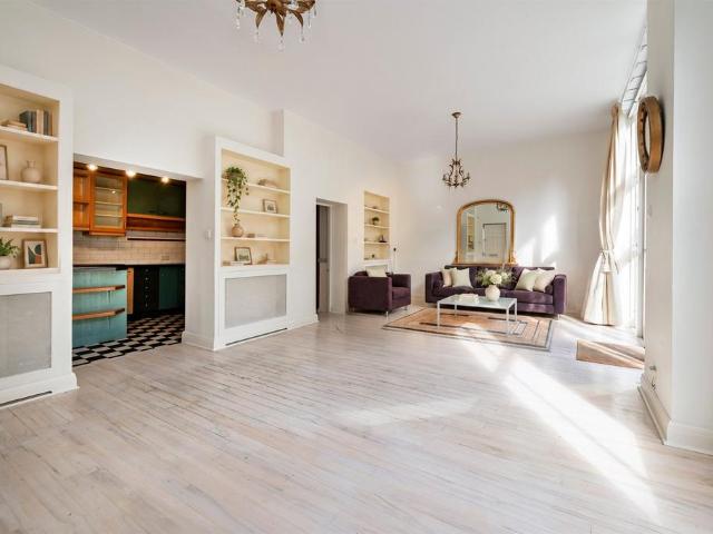 Flat for sale in North Kensington, Greater London
