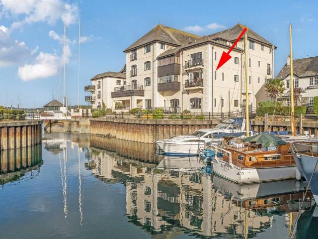 Flat for sale in Falmouth, Cornwall