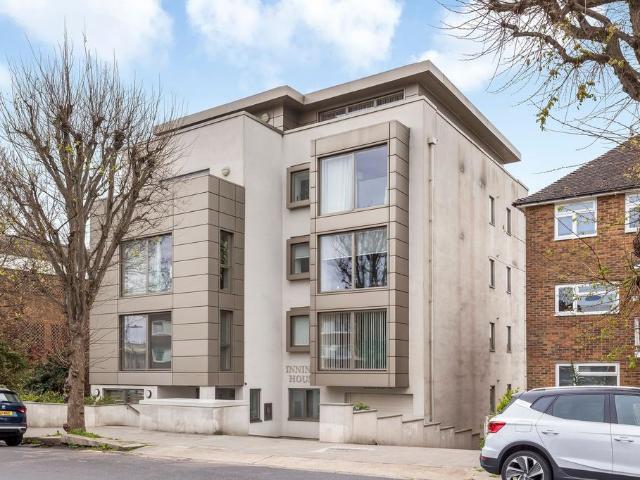 Flat for sale in Brunswick
