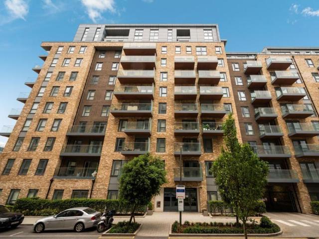 Flat for sale in Colindale, Greater London