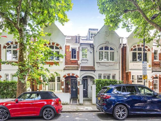 Flat for sale in Hammersmith, Greater London