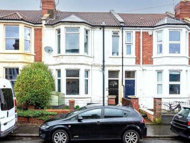 Flat for sale in Bishopston, Feckenham