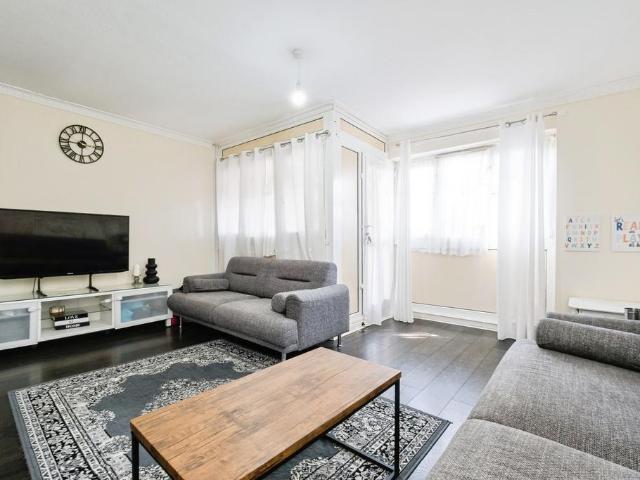 Flat for sale in Little Ilford, Greater London