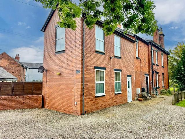 Flat for sale in Gobowen, Shropshire