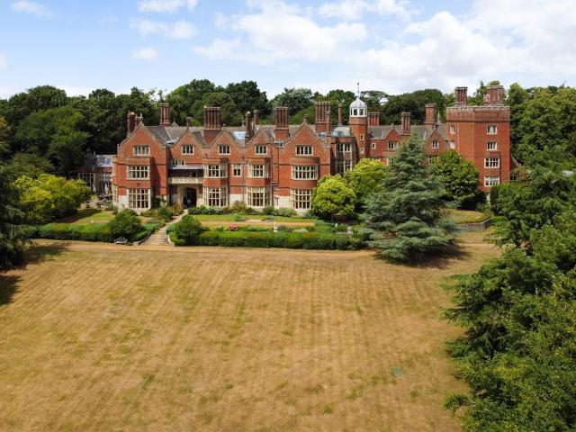 Flat for sale in Hertford, Colliers End