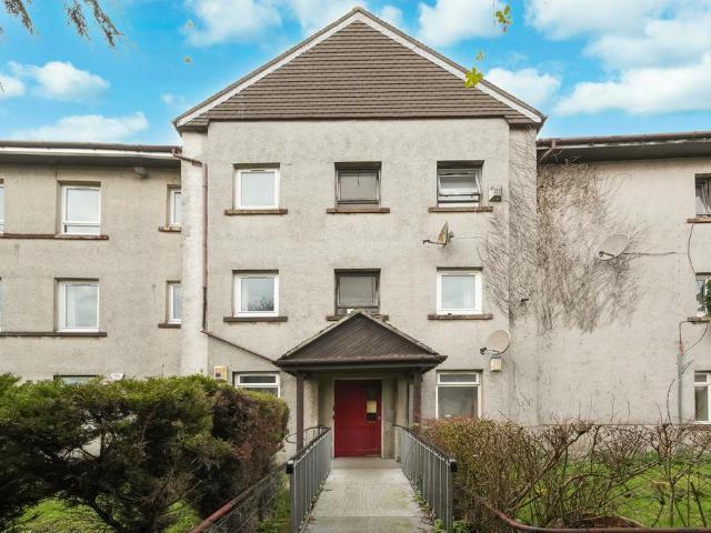 Flat for sale in Pilton, Scotland