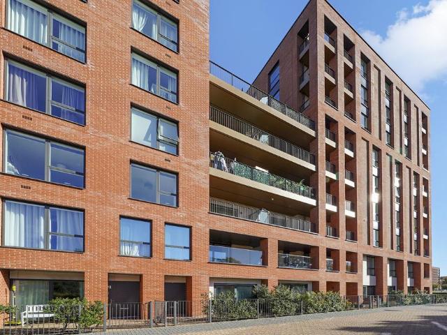 Flat for sale in Colindale, Greater London