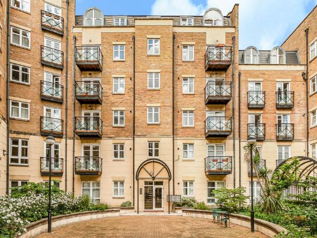 Flat for sale in The Borough, Greater London