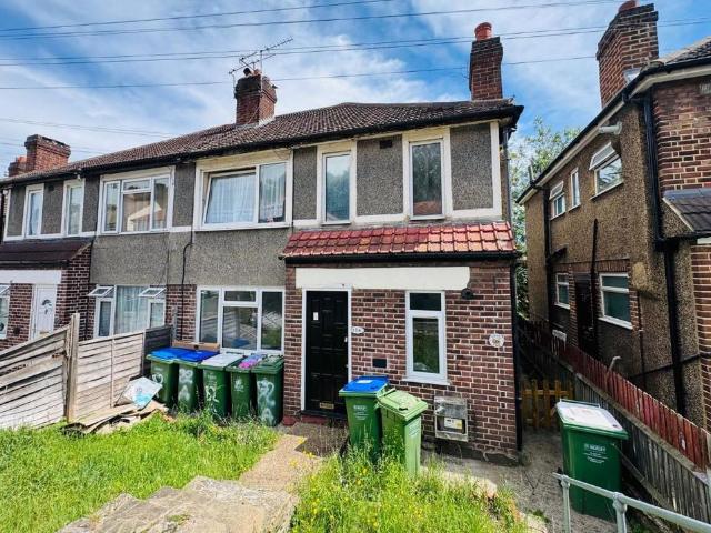 Flat for sale in London Borough of Bexley, Greater London