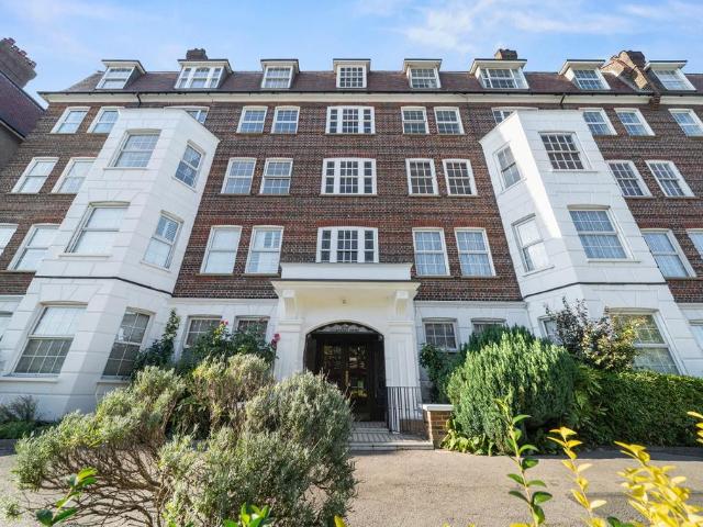 Flat for sale in Brondesbury, Greater London