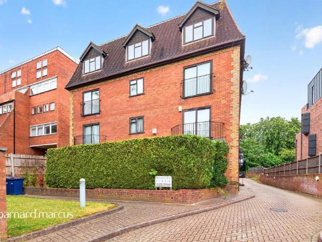 Flat for sale in London Borough of Barnet, Greater London