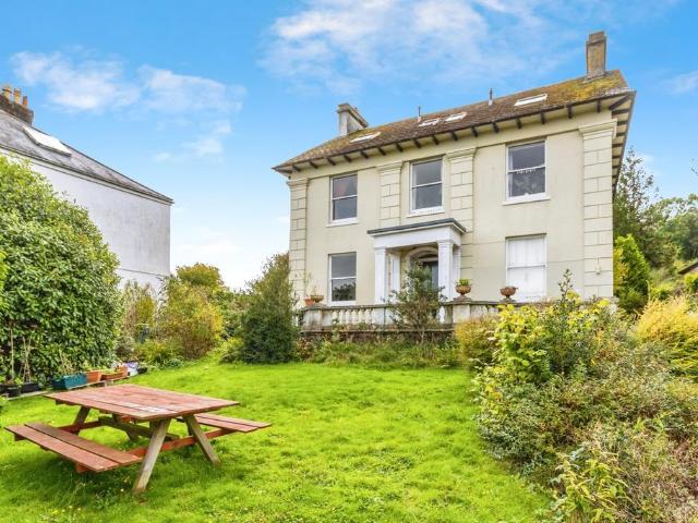 Flat for sale in Strode, Devon