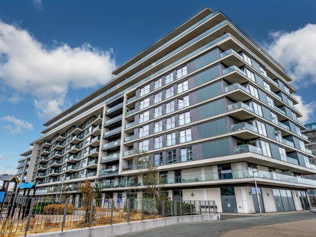 Flat for sale in Royal Borough of Greenwich, Greater London