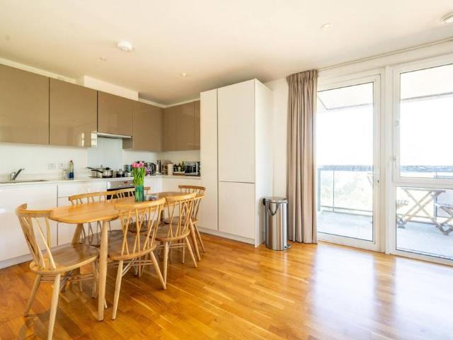 Flat for sale in Stratford Marsh, Greater London