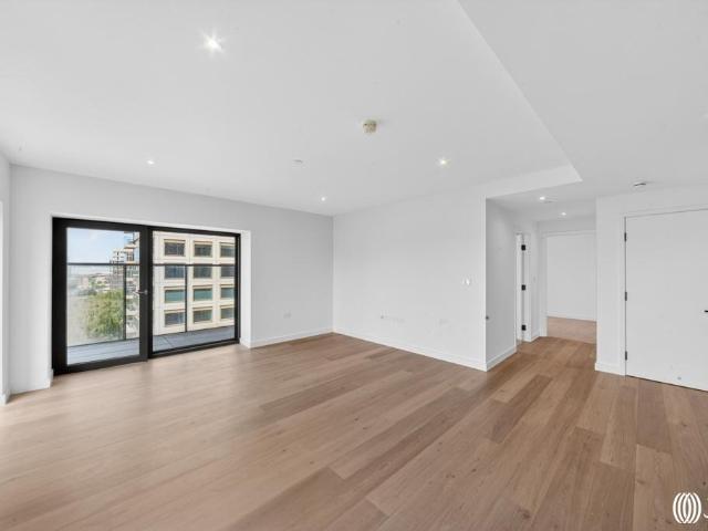 Flat for sale in Riverscape, Greater London