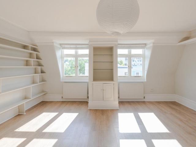 Flat for sale in Royal Borough of Kensington and Chelsea, Greater London